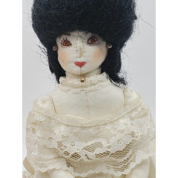 Ornate handmade 12" dolls. These dolls are signed by the artist Myrna - Picture 2 of 8